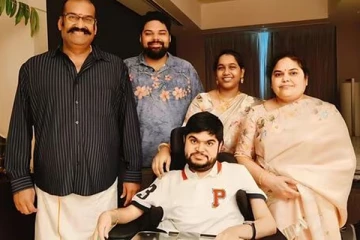 படுக்கையில் நெப்போலியன் மகன்... எலும்பும் தோலுமாக மாறியதற்கு என்ன காரணம்? நேரில் சந்தித்த பிரபலம்