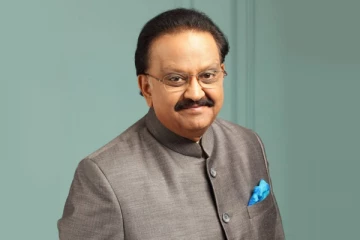 மறைந்த பின்னணி பாடகர் எஸ்.பி.பியின் மகளை பார்த்துள்ளீர்களா.. இதோ பாருங்க