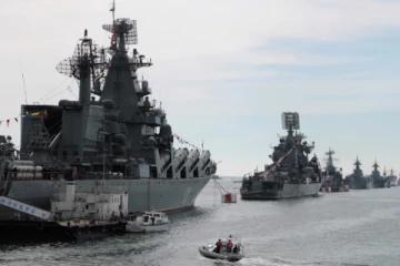 உக்ரைனின் மற்றொரு துறைமுகத்தை கைப்பற்ற விரைந்த  ரஷ்ய போர்க்கப்பல்கள்