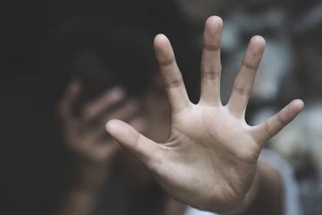 கணவர் விபத்தில் சிக்கியதாக கூறிய வீட்டின் உரிமையாளர்..நம்பி சென்ற ராணுவ வீரரின் மனைவிக்கு நேர்ந்த கொடூரம்