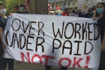 அமெரிக்காவில் பரபரப்பை ஏற்படுத்திய செவிலியர்கள்!