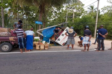மரக்கறிகளுடன் சென்ற  கெப் வாகனம் விபத்து