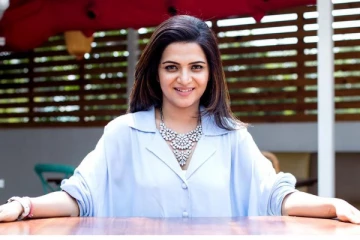 செருப்பால் அடிவாங்கும் டிடி... இன்ஸ்டாகிராம் பக்கத்தில் வெளியான அதிர்ச்சி வீடியோ...