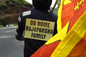 ராஜபக்க்ஷ குடும்பமே வீட்டிற்கு செல்;  மேலுமொருவர் காலிக்கு நடைபவனி!