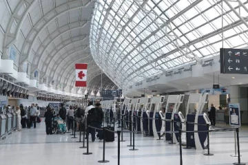 கனடாவின் முக்கிய விமான நிலையம் திடீர் மூடல்