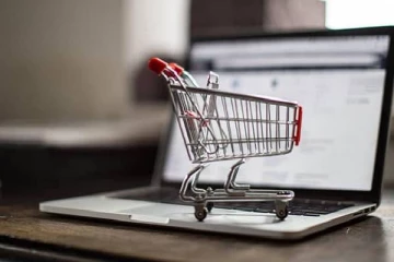 ஆர்டர் செய்தது ரூ.76,000 லேப்டாப்.. வந்தது ரூ.3,000 ஸ்பீக்கர்! Flipkart -ஆல் மாணவருக்கு அதிர்ச்சி