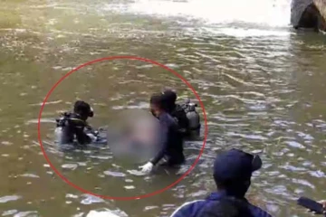 කෙසෙල්ගමු ඔයේ ගිලී අතුරුදන් වූ සිසුවාගේ මළ සිරුර ගැඹුරු වලක තිබී ගොඩ ගනියි