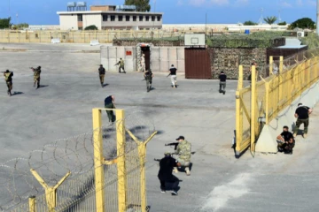 சிரியாவில் ராணுவ முகாம் மீது தாக்குதல்: 7 வீரர்கள் உயிரிழப்பு