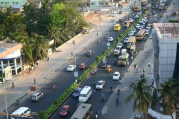 பயணத்தடை தளர்வு காலத்தில் வாகன பயன்பாட்டுக்கு ஏன் தடை ? – ஐ.தே.க