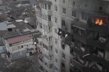 உக்ரைன் செர்னிஹிவ் நகரில் ரஷ்யாவின் விமான தாக்குதல்! பொதுமக்கள் பலர் பலி (காணொளி)