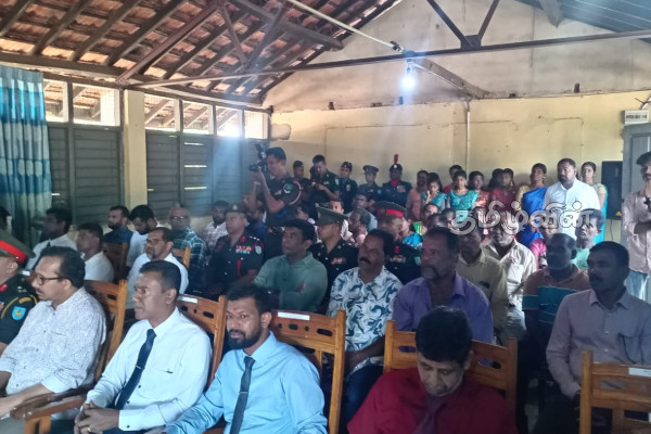 இராணுவத்தினரை பாராட்டிய சுனில் ஹந்துன்னெத்தி | Minister Sunil Handunnethi Commends The Military