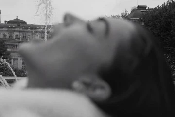 திருமணமாகாமல் குழந்தை பெற்று பிரிந்த நடிகை! வாரிசுக்காக அப்பாவை தேடும் நிலை..