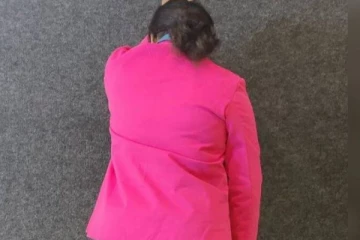 நாய் சேகர் கெட்டப்பில் மிரட்டியது யார்  தெரியுமா? வடிவேலையும் மிஞ்சிய நடிகை.... கண்டுப்பிடிங்க பார்ப்போம்!