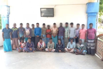 இலங்கை கடற்பரப்புக்குள் அத்துமீறி நுழைந்த தமிழக கடற்றொழிலாளர்கள்! நீதிமன்றம் பிறப்பித்துள்ள உத்தரவு(Photo)