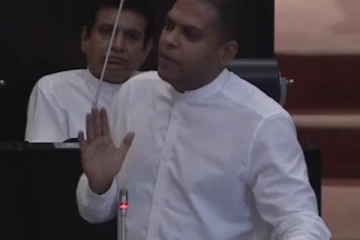 அரசாங்கம் பதவி விலகாது; மக்கள் போராட்டம் தொடரட்டும்!