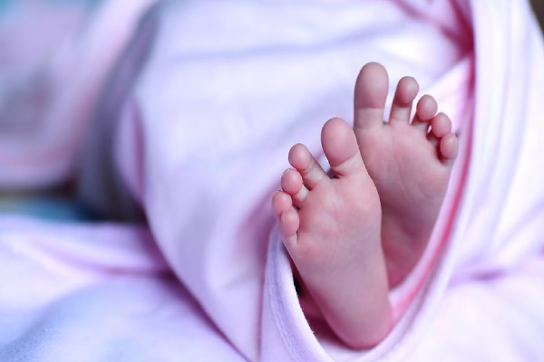 இஸ்ரேலில் பிறந்து 17 நாட்களில் பலியான குழந்தை | 17 Day Old Baby Dies In Israel