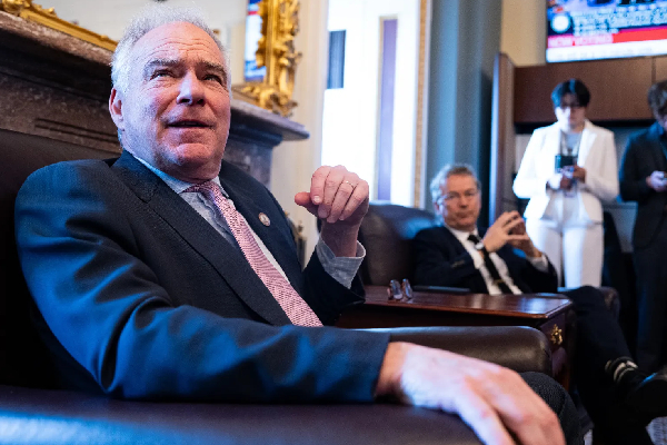 ட்ரம்பின் நடவடிக்கைகளை கட்டுப்படுத்த செனட் சபையில் அதிரடி தீர்மானம் | Us Senate Advances War Powers Resolution ட்ரம்பின் நடவடிக்கைகளை கட்டுப்படுத்த செனட் சபையில் அதிரடி தீர்மானம் | Us Senate Advances War Powers Resolution