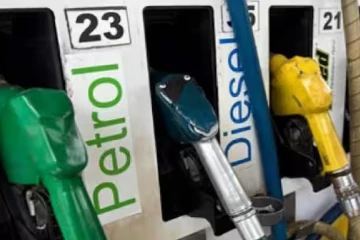 ඉතිහාසයේ නොවූ විරූ ආකාරයේ ඉන්ධන ප්‍රිමියම් ගාස්තුවක් - ජූනිවලට කළින් එන්න තියෙන බොරතෙල් නැව් ගැනත් රතු එළියක්