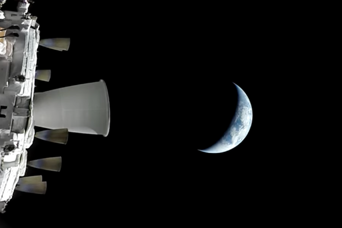 50 ஆண்டுகளுக்குப் பிறகு நிலவை நோக்கிய பயணம்.. பகிரப்பட்ட அற்புதமான தருணம்! | Artemis Ii Astronauts In Space Leaving Earth Orbit