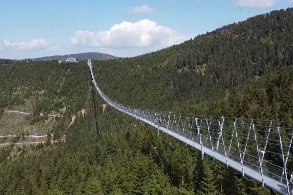 ஜேர்மனியில் மிக நீளமாக அமைக்கப்பட்ட தொங்குபாலம்! | World Longest Suspension Bridge