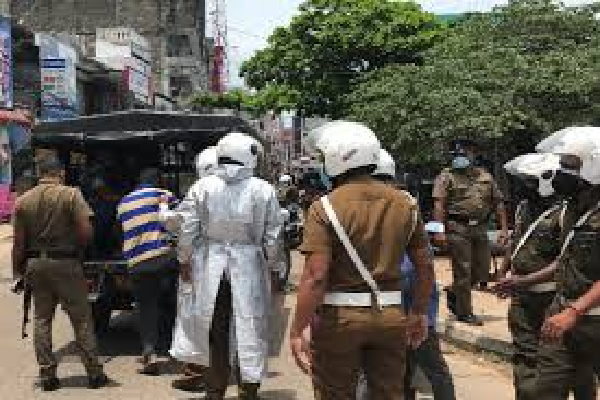 யாழ்ப்பாணத்தில் இப்படியும் ஒரு நூதன திருடன் | Suspect Arrested Stealing Gold And Money In Jaffna