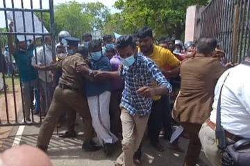மட்டக்களப்பில் படையெடுத்த விவசாயிகள்!! ஓடி ஒளிந்த முக்கிய புள்ளிகள்