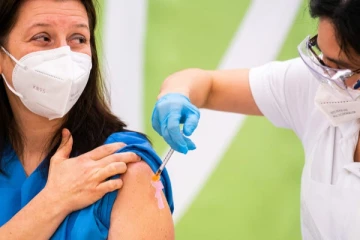 தடுப்பூசி கட்டாயம்: தவறினால் அபராதம்; எங்கு தெரியுமா?