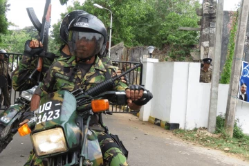 මහජන ආරක්ෂාවට ත්‍රිවිධ හමුදාව සහ පොලිසිය එක්වෙයි