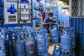 கிளிநொச்சியில் சமையல் எரிவாயு கொள்கலன்களை பகிர்ந்தளிப்பதற்கான புதிய நடைமுறை ஆரம்பம்