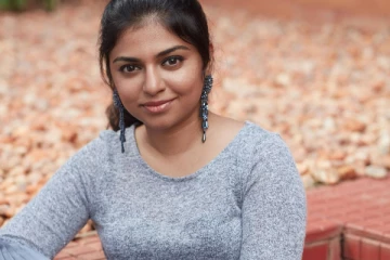 மாமன்னன் நடிகை ரவீனாவின் ட்ரெண்டி ஸ்டில்கள்