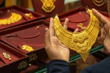 අදත් මිලෙහි තරමක වෙනසක්.