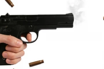 விருந்து நடந்த வீட்டில் துப்பாக்கி சூடு