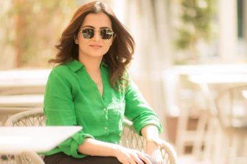 விஜய் டிவி டிடியா இது.. ட்ரெண்டி உடையில் வெளிநாட்டில் இருக்கும் வீடியோ இதோ