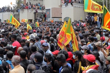 நாடு முழுமையாக முடக்கப்படும் என எச்சரிக்கை