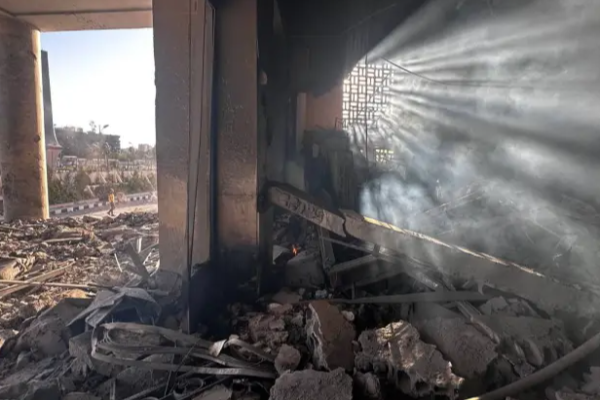 இஸ்ரேல் வான்வழித் தாக்குதலால் அதிரும் சிரியா | Syria Shaken By Israeli Airstrikes