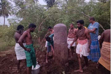தீபாவளி நாளில் கண்டெடுக்கப்பட்ட மிகப் பிரமாண்டமான சிவலிங்கம் !(Photos)