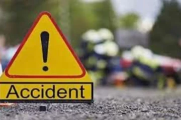 බස් රථයක් පෙරළීමෙන් විශාල පිරිසකට තුවාල..