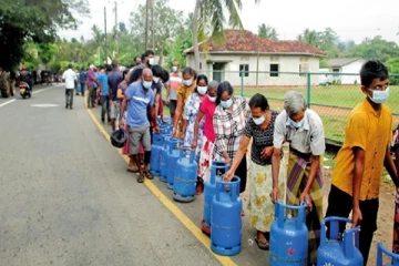 எரிவாயு தட்டுப்பாடு மே இறுதி வரை:எரிவாயு விநியோகத்தில் நகரங்களுக்கு முன்னுரிமை