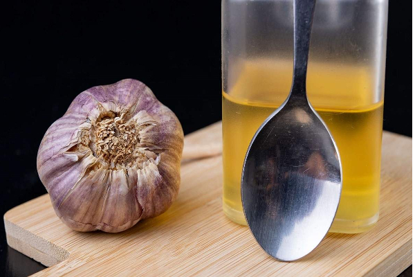 எடையை நீங்க நெனச்சத விட வேகமா குறைக்கனுமா? இந்த டீயை போட்டு குடிங்க! | Garlic Tea For Reducing Body