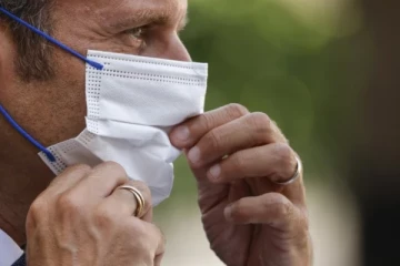 பிரான்ஸில் 100 மில்லியன் முகக்கவசங்கள் எரிப்பு!