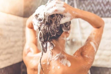 தினமும் ஷாம்பு போட்டு குளிப்பவரா நீங்கள்? உங்களுக்கான எச்சரிக்கை பதிவு!