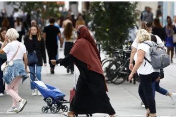 பிரான்சில் வலதுசாரிக் கட்சியின் வெற்றியால் அச்சத்தில் ஆழ்ந்துள்ள ஒரு குறிப்பிட்ட மதத்தினர்