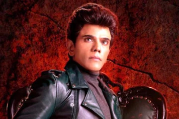 இளமை திரும்புதே.. இளம் வயது வாலிபன் போல் மாறிய லெஜண்ட் அண்ணாசி சரவணன்