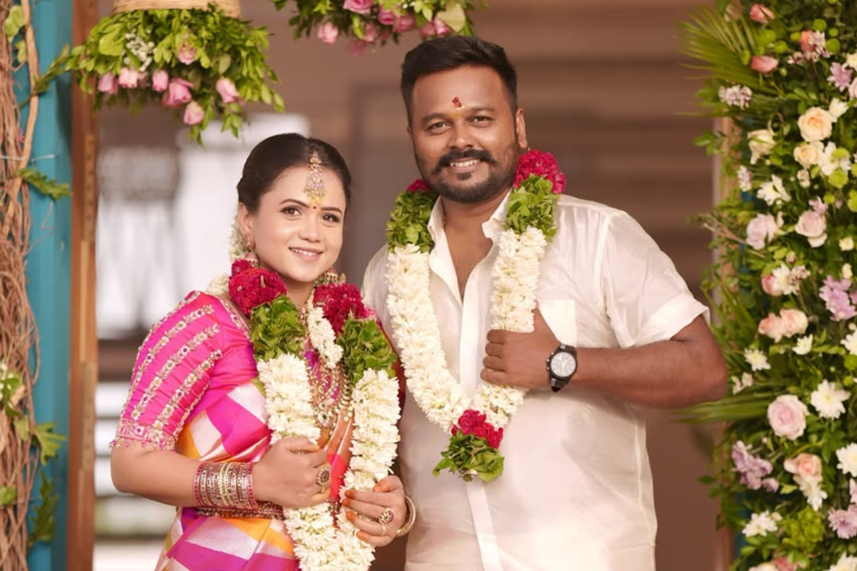 ஹுசைன் - மணிமேகலை ஜோடியின் பிரம்மாண்ட புதிய வீடு.. குவியும் வாழ்த்துகள் | Manimegalai Hussain Built New House