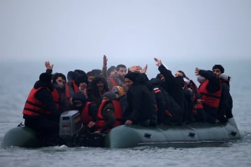 27 புலம்பெயர்ந்தோர் கடலில் மூழ்கி மரணம்: அலட்சியம் காட்டிய பிரெஞ்சு வீரர்கள் மீது குற்றச்சாட்டு