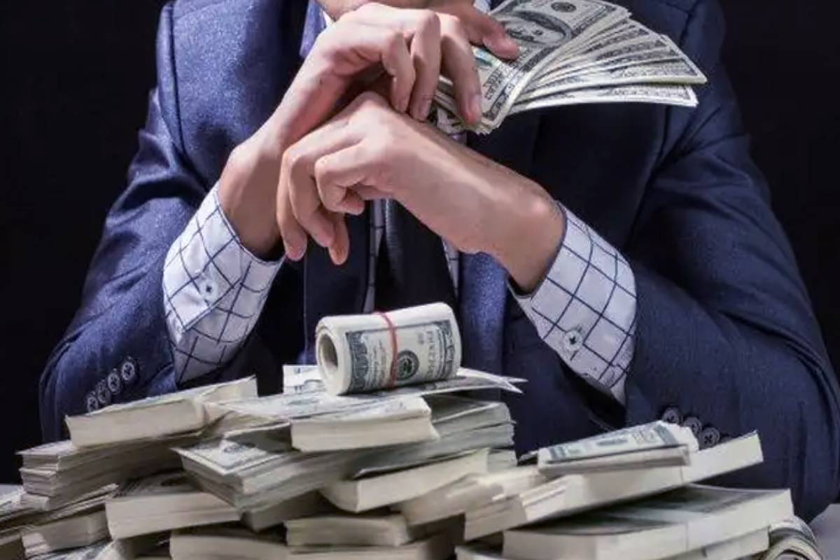 வீதியில் கிடைத்த ஒரு துண்டு காகிதம்.. ஒரே இரவில் கோடீஸ்வரரான நபர் - விபரம் இதோ | A Man Became A Millionaire From A Piece Of Paper