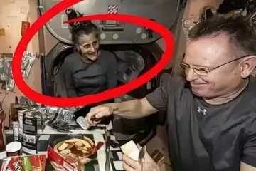 விண்வெளியில் எலும்பும் தோலுமாக காட்சியளிக்கும் சுனிதா வில்லியம்ஸ்: அதிர்ச்சியை ஏற்படுத்தியுள்ள புகைப்படம்