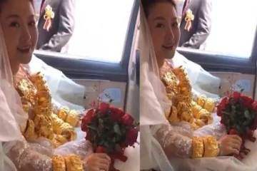 60 கிலோ நகைகளை அணிந்து கொண்டு வலம் வந்த சீன மணப்பெண்... அனைவரையும் வாயடைக்க வைத்த தருணம்!