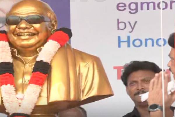 கருணாநிதியின் சிலையை திறந்து வைத்தார் முதலமைச்சர் ஸ்டாலின் | Cm Stalin Statue Of Karunanidhi கருணாநிதியின் சிலையை திறந்து வைத்தார் முதலமைச்சர் ஸ்டாலின் | Cm Stalin Statue Of Karunanidhi