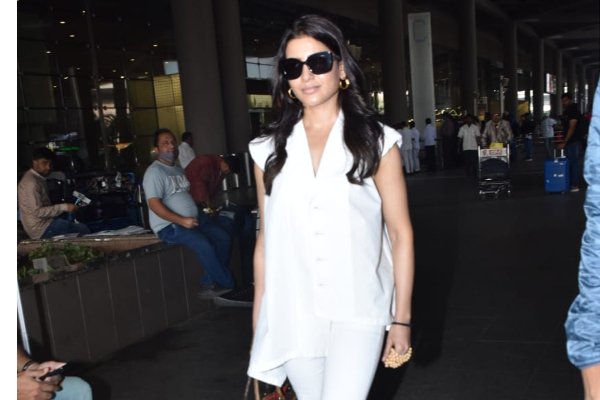 அரியவகை நோயால் நடக்கவே முடியாத நிலை!! கஷ்டப்பட்டு போகும் நடிகை சமந்தாவின் வைரல் வீடியோ | Samantha After Treatment Getback To Mumbai Shoot